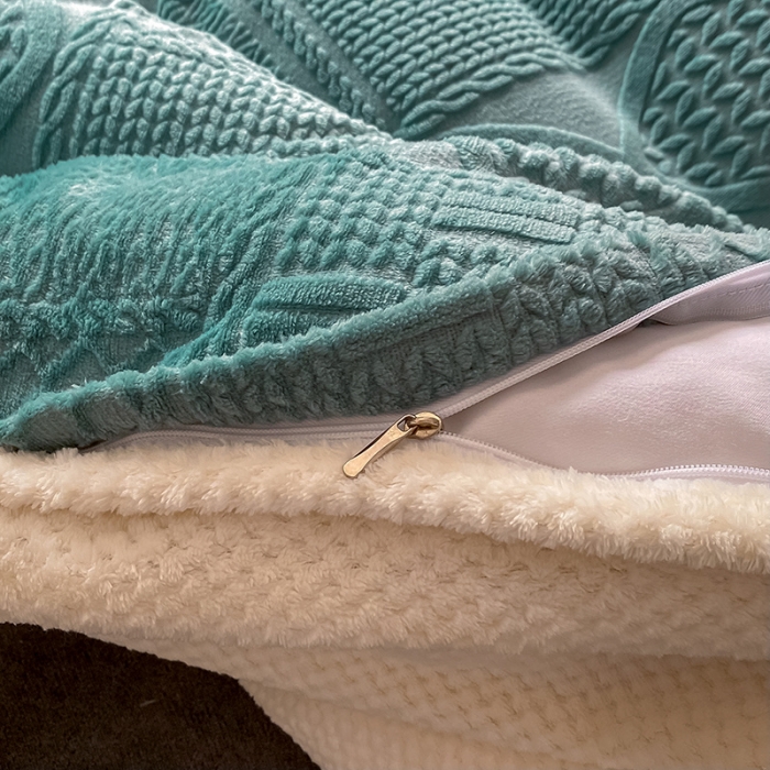 91家纺网 家纺一手货源 找家纺 吾诺 2022新款雕花绒二合一冬被 雕花湖兰