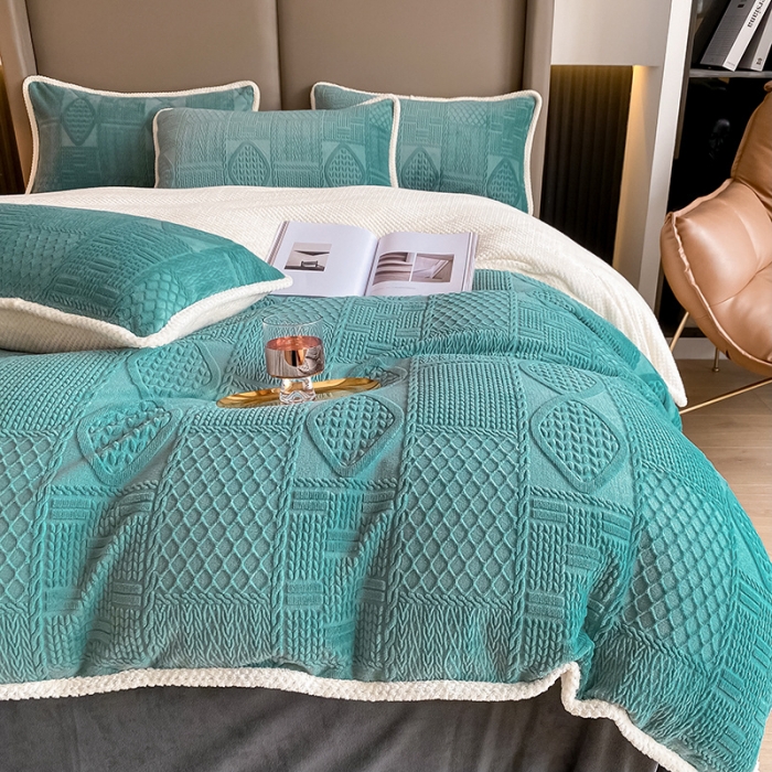 91家纺网 家纺一手货源 找家纺 吾诺 2022新款雕花绒二合一冬被 雕花湖兰