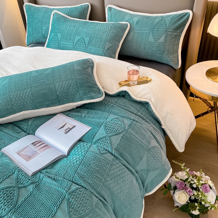 91家纺网 家纺一手货源 找家纺 吾诺 2022新款雕花绒二合一冬被 雕花湖兰