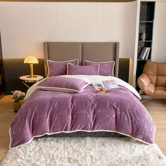 91家纺网 家纺一手货源 找家纺 吾诺 2022新款雕花绒二合一冬被 雕花浅紫