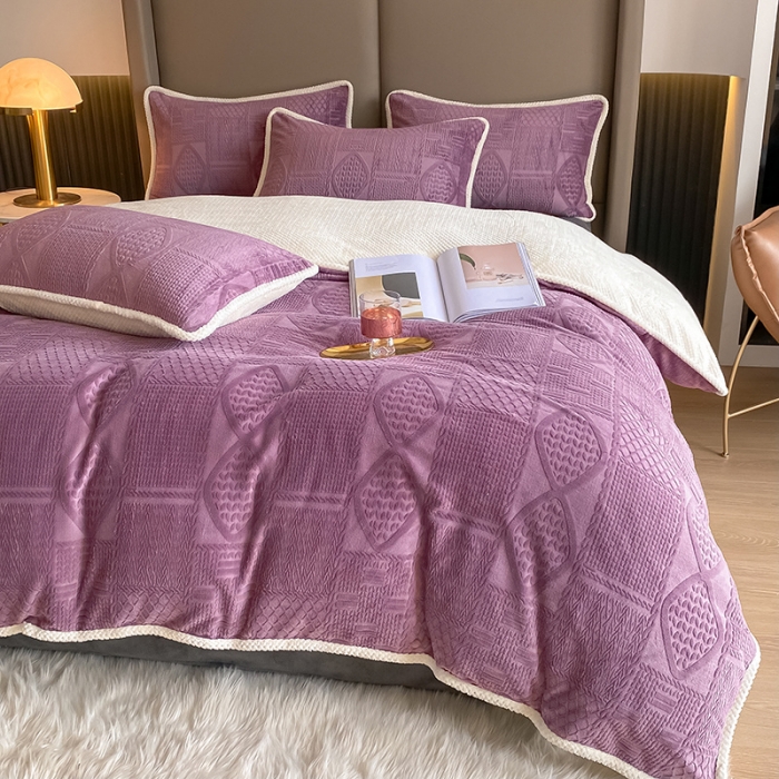 91家纺网 家纺一手货源 找家纺 吾诺 2022新款雕花绒二合一冬被 雕花浅紫