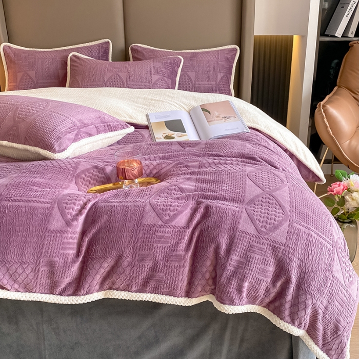 91家纺网 家纺一手货源 找家纺 吾诺 2022新款雕花绒二合一冬被 雕花浅紫