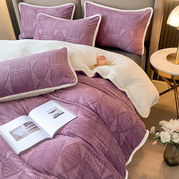 91家纺网 家纺一手货源 找家纺 吾诺 2022新款雕花绒二合一冬被 雕花浅紫