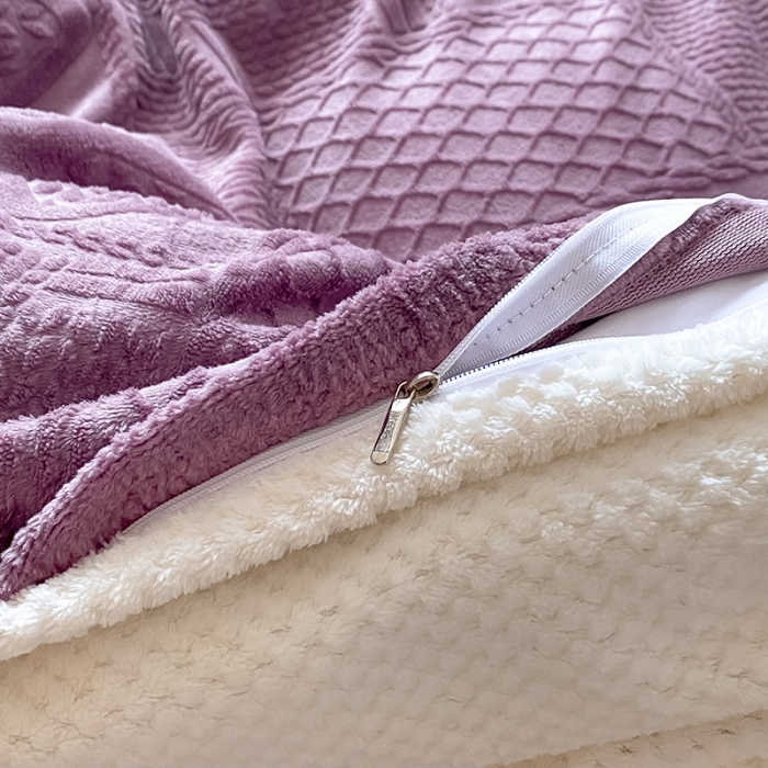 91家纺网 家纺一手货源 找家纺 吾诺 2022新款雕花绒二合一冬被 雕花浅紫