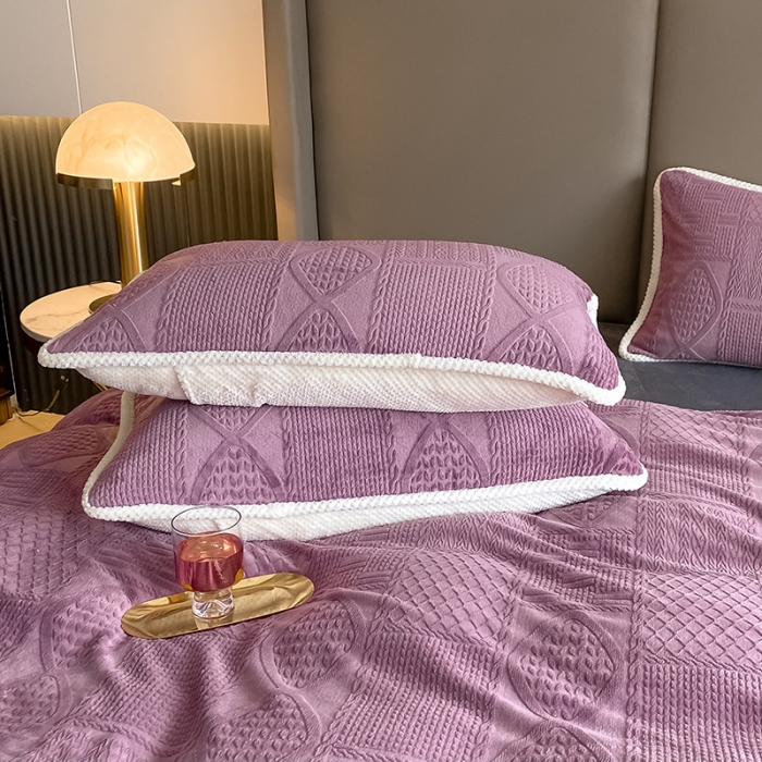 91家纺网 家纺一手货源 找家纺 吾诺 2022新款雕花绒二合一冬被 雕花浅紫