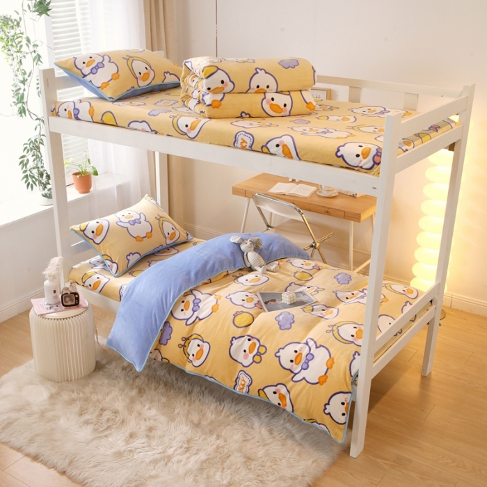 91家纺网 家纺一手货源 找家纺 金鑫汇 2022新款牛奶绒学生上下铺三件套 欢乐鸭-黄