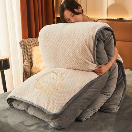 91家纺网 家纺一手货源 找家纺 （总）吾诺 2022 贝贝绒牛奶绒冬被 可拆洗被子二合一被芯