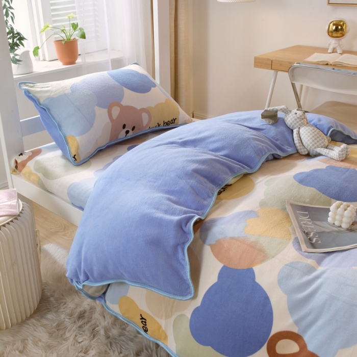 91家纺网 家纺一手货源 找家纺 金鑫汇 2022新款牛奶绒学生上下铺三件套 开心熊-米白