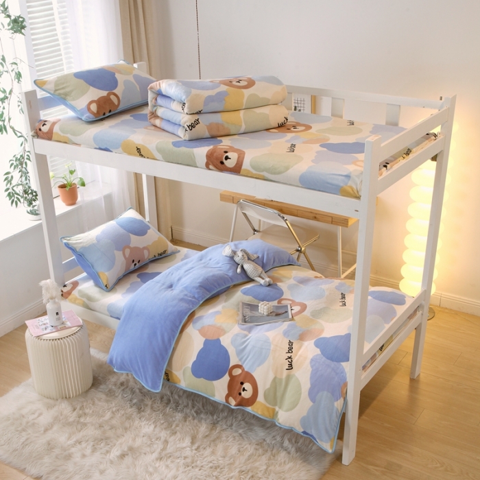 91家纺网 家纺一手货源 找家纺 金鑫汇 2022新款牛奶绒学生上下铺三件套 开心熊-米白