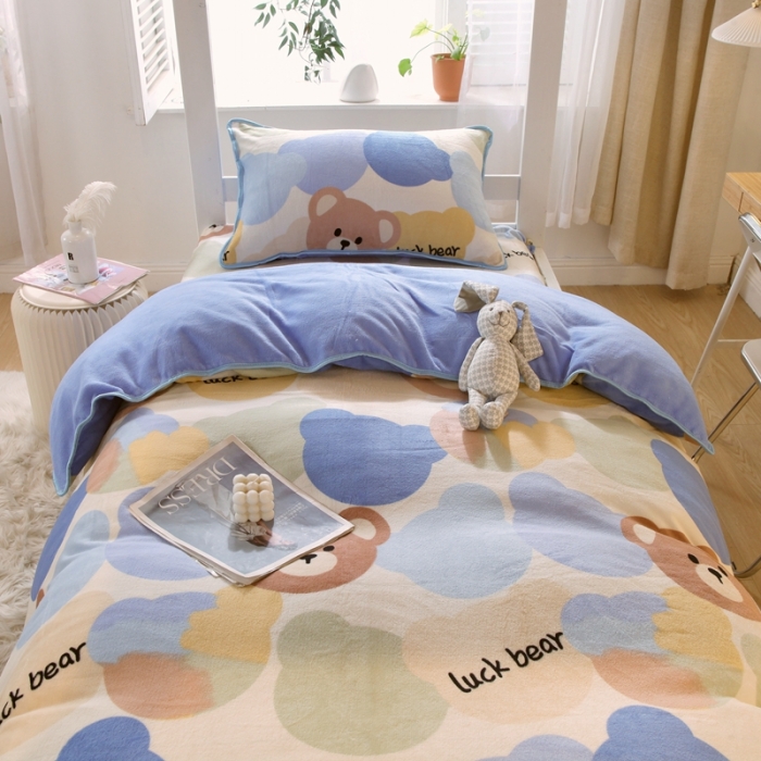 91家纺网 家纺一手货源 找家纺 金鑫汇 2022新款牛奶绒学生上下铺三件套 开心熊-米白