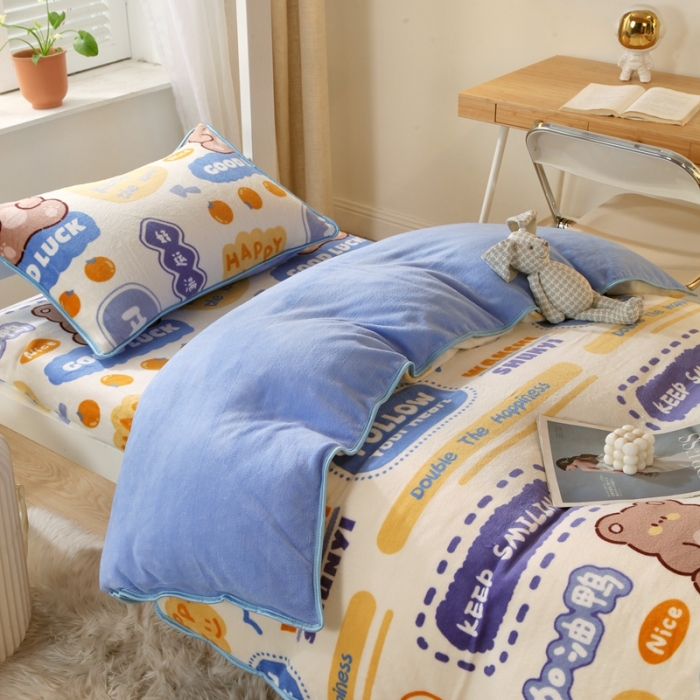 91家纺网 家纺一手货源 找家纺 金鑫汇 2022新款牛奶绒学生上下铺三件套 幸运熊-兰