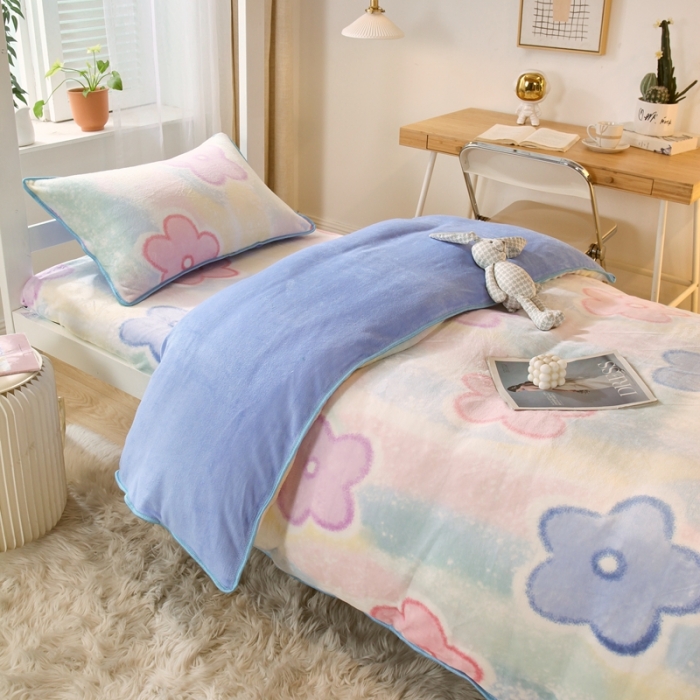 91家纺网 家纺一手货源 找家纺 金鑫汇 2022新款牛奶绒学生上下铺三件套 油菜五叶花朵