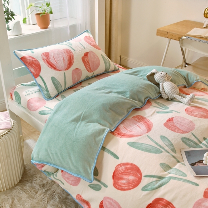 91家纺网 家纺一手货源 找家纺 金鑫汇 2022新款牛奶绒学生上下铺三件套 郁金香-粉