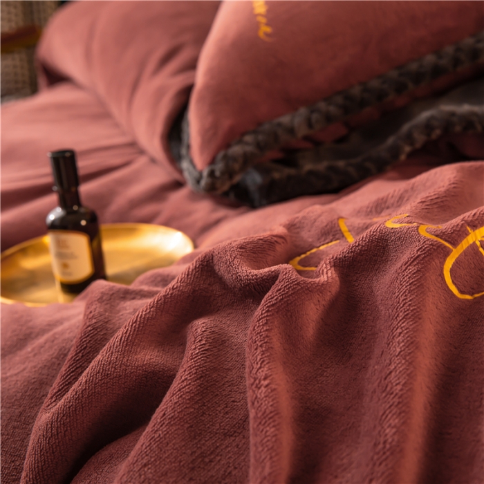 91家纺网 家纺一手货源 找家纺 吾诺 2022新款双拼色二合一冬被 双拼焦糖风格二