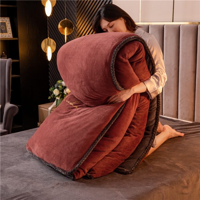 91家纺网 家纺一手货源 找家纺 吾诺 2022新款双拼色二合一冬被 双拼焦糖风格二