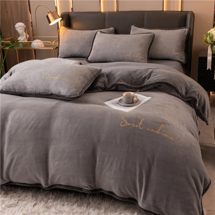 91家纺网 家纺一手货源 找家纺 吾诺 2022新款双拼色二合一冬被 双拼浅灰风格二