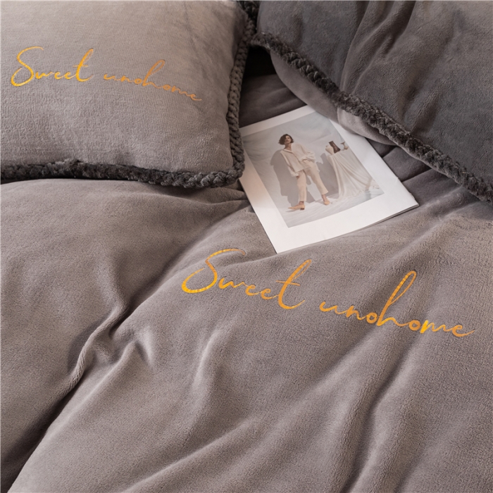 91家纺网 家纺一手货源 找家纺 吾诺 2022新款双拼色二合一冬被 双拼浅灰风格二