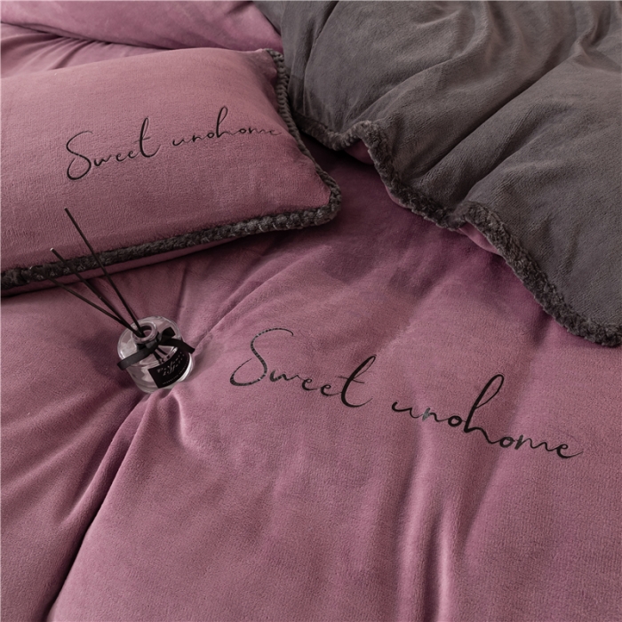 91家纺网 家纺一手货源 找家纺 吾诺 2022新款双拼色二合一冬被 双拼浅紫风格二
