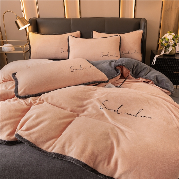 91家纺网 家纺一手货源 找家纺 吾诺 2022新款双拼色二合一冬被 双拼香槟风格二