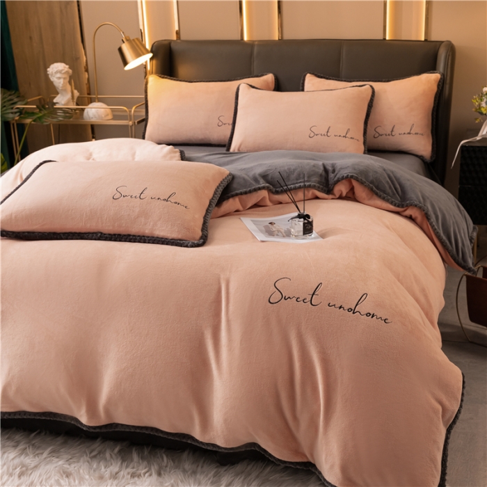 91家纺网 家纺一手货源 找家纺 吾诺 2022新款双拼色二合一冬被 双拼香槟风格二