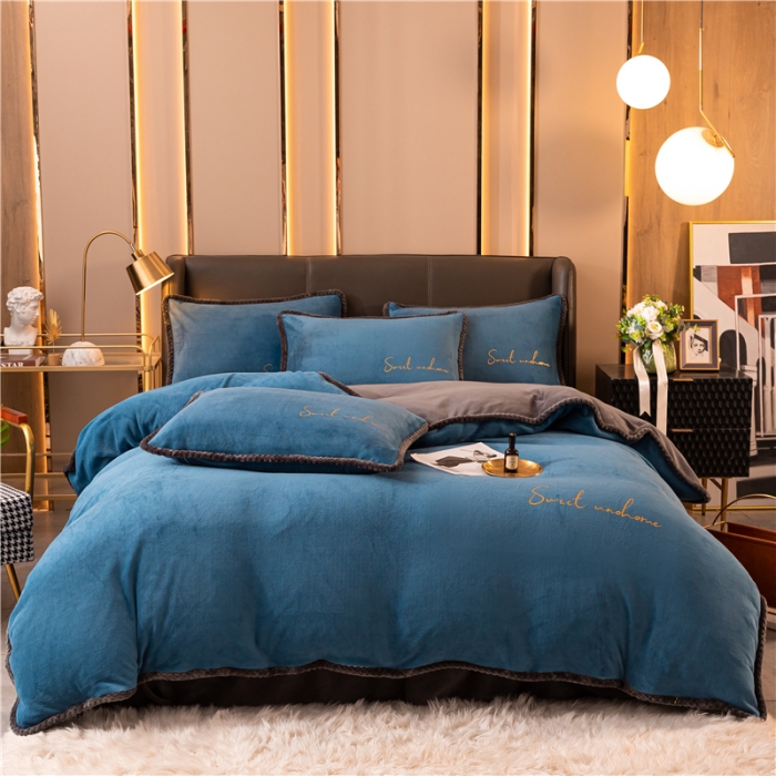 91家纺网 家纺一手货源 找家纺 吾诺 2022新款双拼色二合一牛奶绒冬被 双拼中蓝