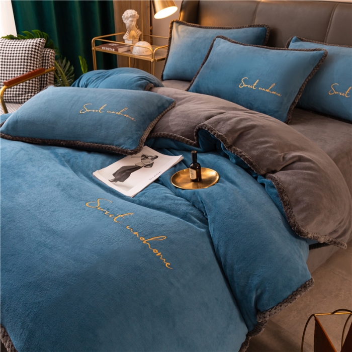 91家纺网 家纺一手货源 找家纺 吾诺 2022新款双拼色二合一牛奶绒冬被 双拼中蓝