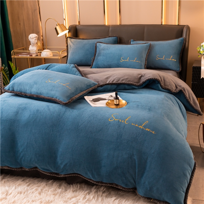 91家纺网 家纺一手货源 找家纺 吾诺 2022新款双拼色二合一牛奶绒冬被 双拼中蓝