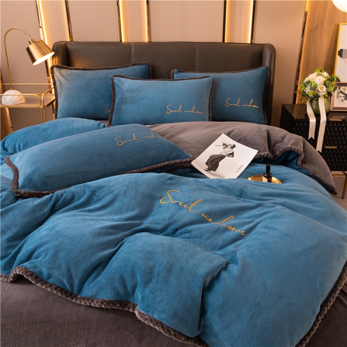 91家纺网 家纺一手货源 找家纺 吾诺 2022新款双拼色二合一牛奶绒冬被 双拼中蓝