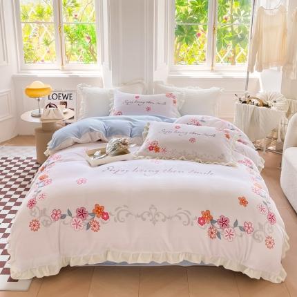 91家纺网 家纺一手货源 找家纺 懒猫 2022新款大版牛奶绒花边款四件套 陌上花开