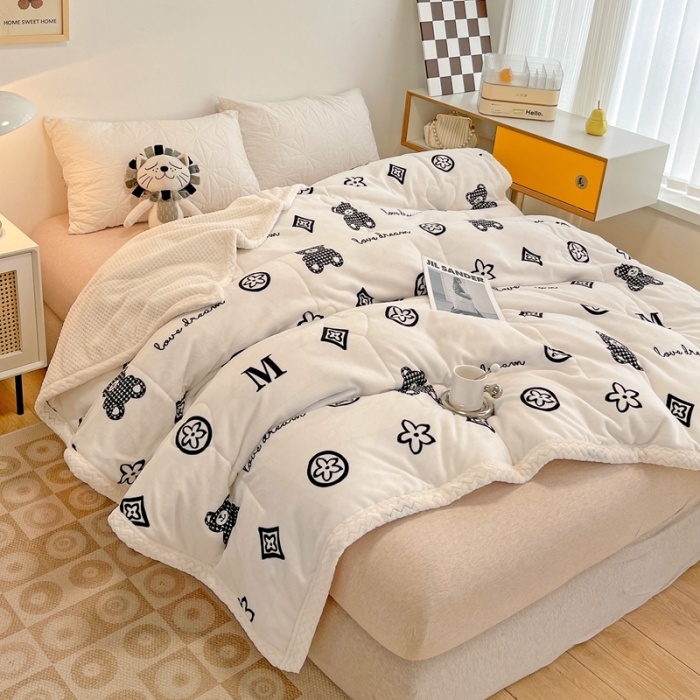 91家纺网 家纺一手货源 找家纺 （总）慕尚 2022爆款牛奶绒贝贝绒夹棉3层加厚毛毯