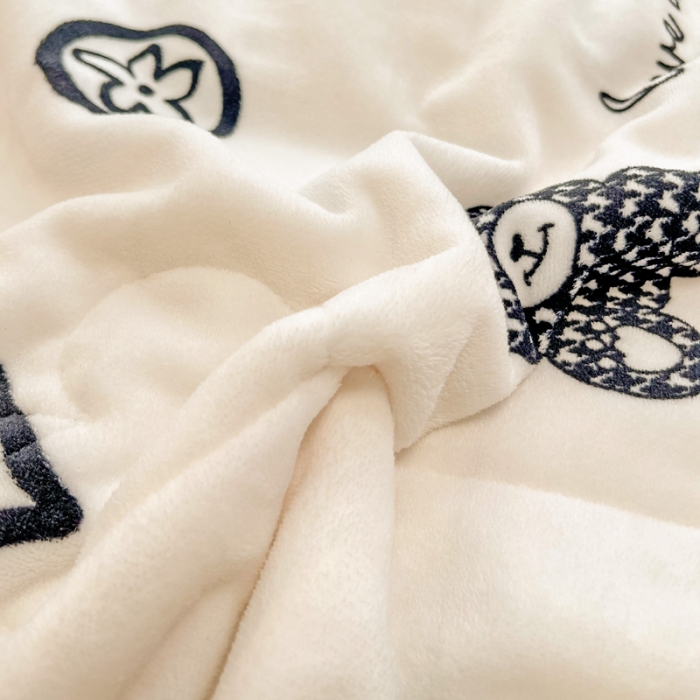 91家纺网 家纺一手货源 找家纺 慕尚 2022爆款牛奶绒贝贝绒夹棉3层加厚毛毯 加厚毯-潮熊