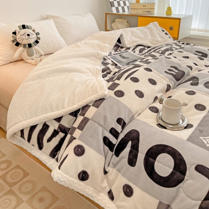 91家纺网 家纺一手货源 找家纺 慕尚 2022爆款牛奶绒贝贝绒夹棉3层加厚毛毯 加厚毯-杜比