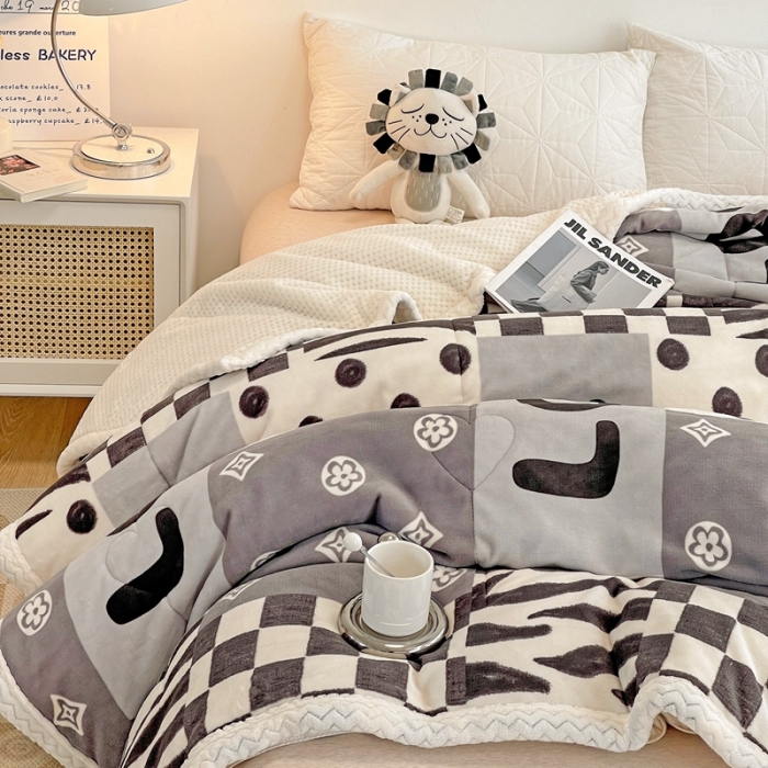 91家纺网 家纺一手货源 找家纺 慕尚 2022爆款牛奶绒贝贝绒夹棉3层加厚毛毯 加厚毯-杜比