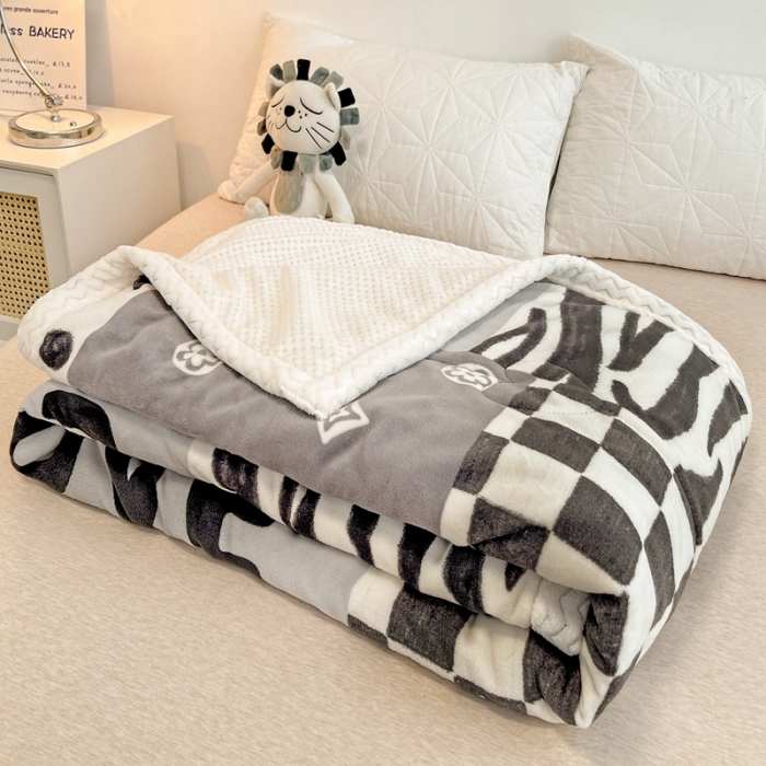 91家纺网 家纺一手货源 找家纺 慕尚 2022爆款牛奶绒贝贝绒夹棉3层加厚毛毯 加厚毯-杜比