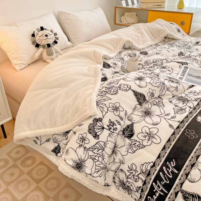 91家纺网 家纺一手货源 找家纺 慕尚 2022爆款牛奶绒贝贝绒夹棉3层加厚毛毯 加厚毯-丽莎