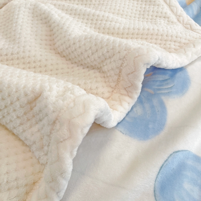 91家纺网 家纺一手货源 找家纺 慕尚 2022爆款牛奶绒贝贝绒夹棉3层加厚毛毯 加厚毯-幸运花绒