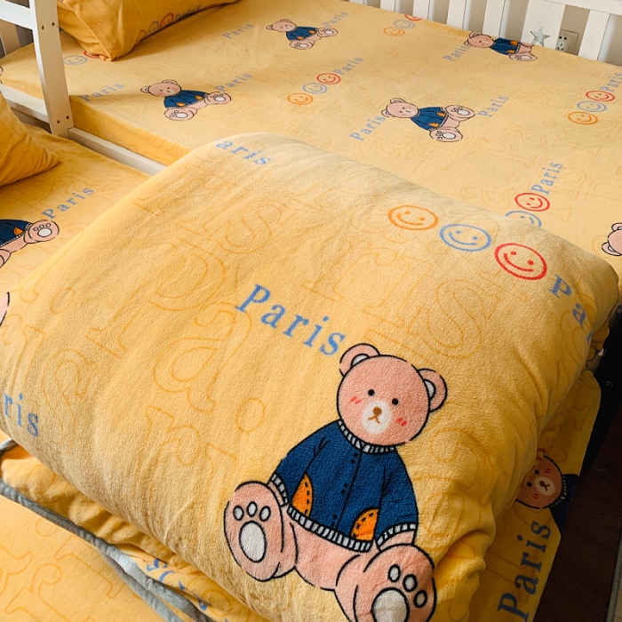 91家纺网 家纺一手货源 找家纺 小虾米 2022新款加厚牛奶绒被套单件套三件套 巴黎熊