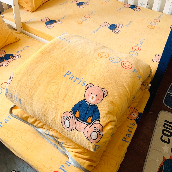 91家纺网 家纺一手货源 找家纺 小虾米 2022新款加厚牛奶绒被套单件套三件套 巴黎熊