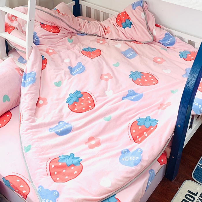 91家纺网 家纺一手货源 找家纺 小虾米 2022新款加厚牛奶绒被套单件套三件套 草莓粉