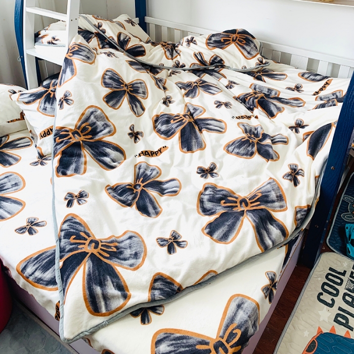 91家纺网 家纺一手货源 找家纺 小虾米 2022新款加厚牛奶绒被套单件套三件套 蝶恋花