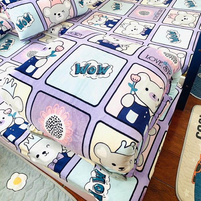 91家纺网 家纺一手货源 找家纺 小虾米 2022新款加厚牛奶绒被套单件套三件套 皇冠熊