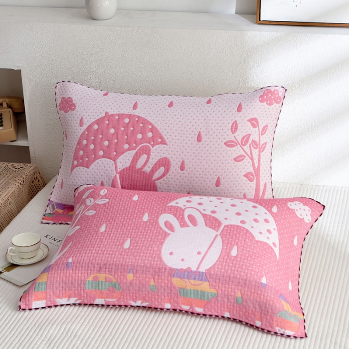 91家纺网 家纺一手货源 找家纺 朴尔 2022新款AB版蜂窝提花锁边立体枕巾 一对装 雨中兔-粉