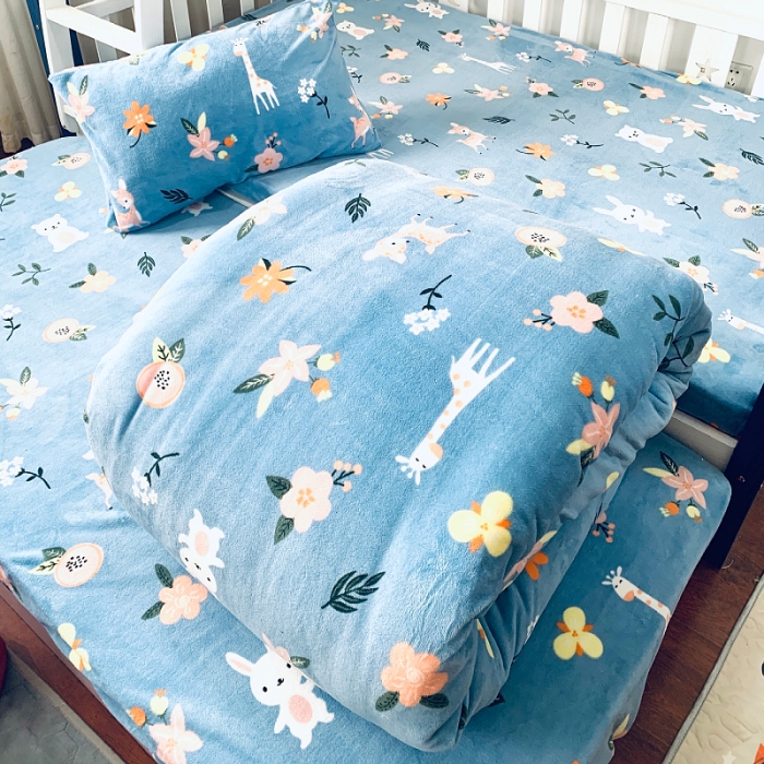 91家纺网 家纺一手货源 找家纺 小虾米 2022新款加厚牛奶绒被套单件套三件套 温馨小鹿