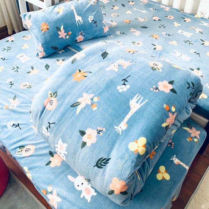 91家纺网 家纺一手货源 找家纺 小虾米 2022新款加厚牛奶绒被套单件套三件套 温馨小鹿