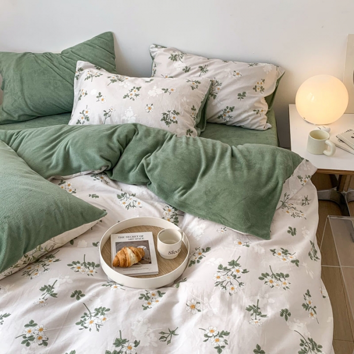 91家纺网 家纺一手货源 找家纺 梦家居 2022新款秋冬新品全棉加牛奶绒四件套 夏花绒