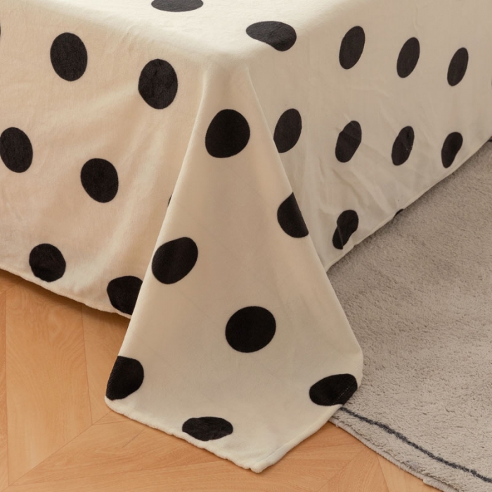 91家纺网 家纺一手货源 找家纺 梦家居 2022新款秋冬新款牛奶绒单床单 大波点