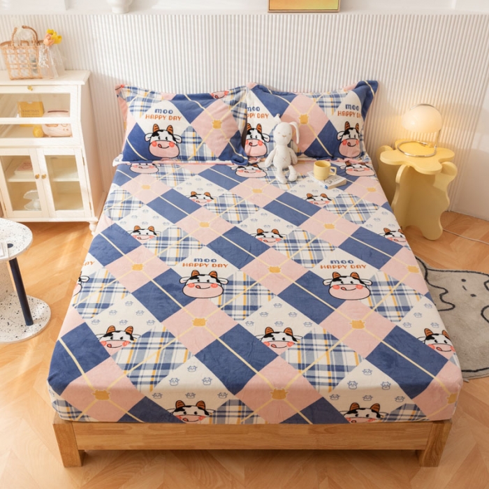 91家纺网 家纺一手货源 找家纺 梦家居 2022新款秋冬新款牛奶绒单床笠 格子奶牛