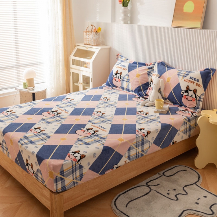 91家纺网 家纺一手货源 找家纺 梦家居 2022新款秋冬新款牛奶绒单床笠 格子奶牛