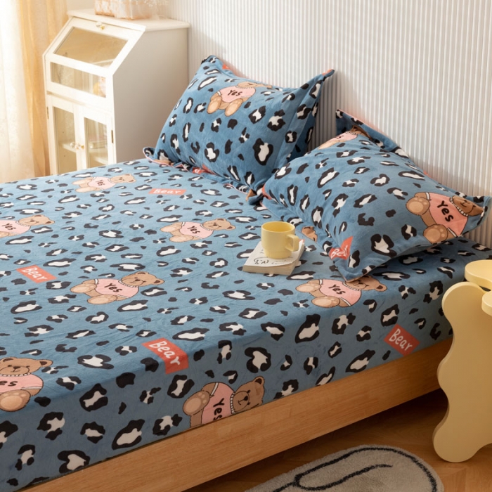 91家纺网 家纺一手货源 找家纺 梦家居 2022新款秋冬新款牛奶绒单床笠 魅力熊