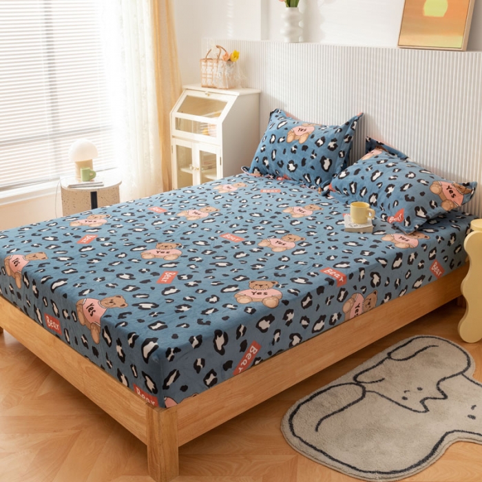 91家纺网 家纺一手货源 找家纺 梦家居 2022新款秋冬新款牛奶绒单床笠 魅力熊